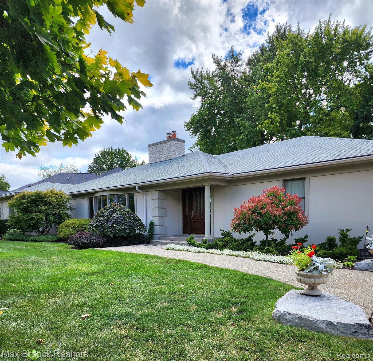 855 N Pemberton Road