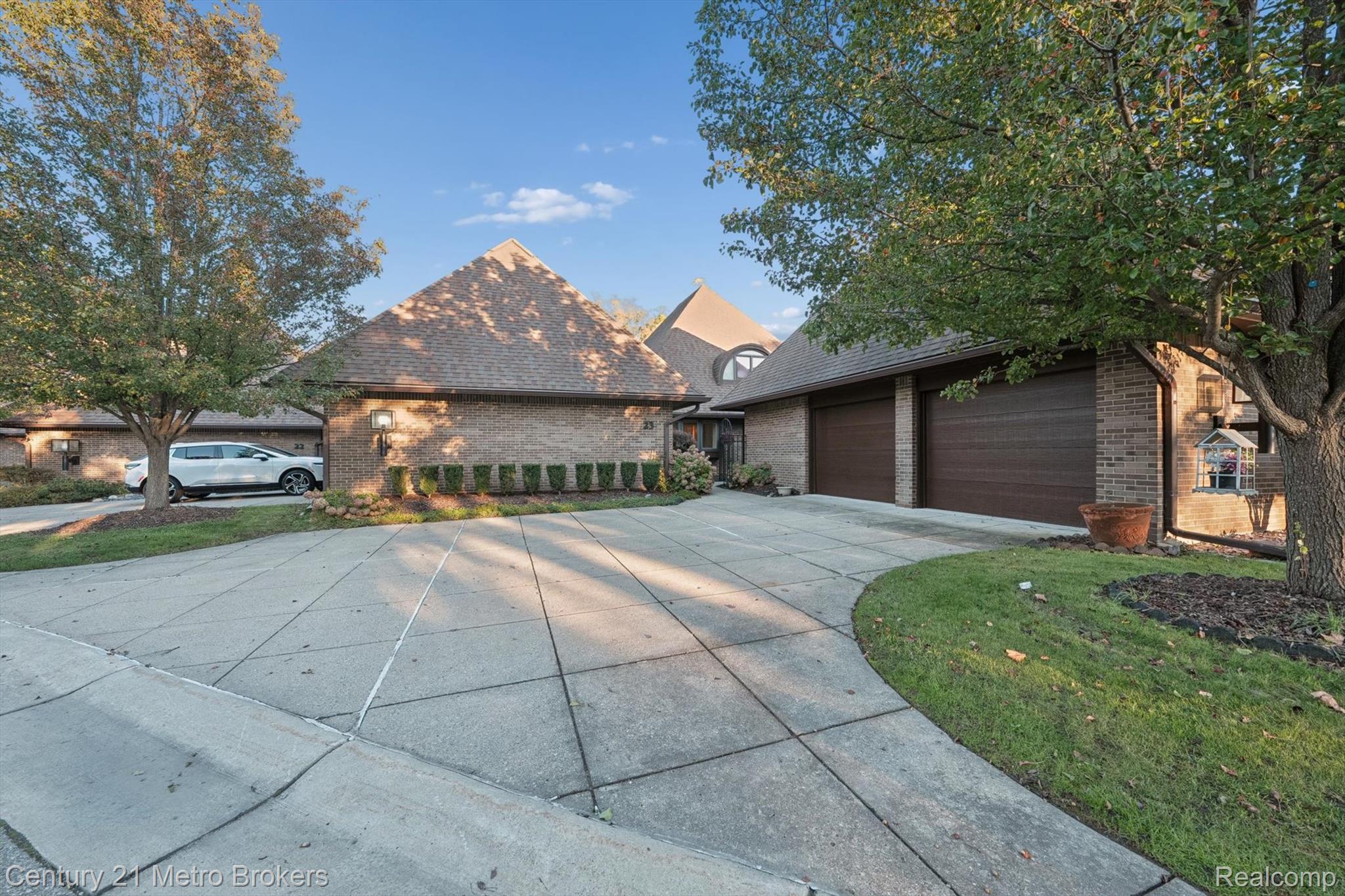 9095 S Saginaw Road 23