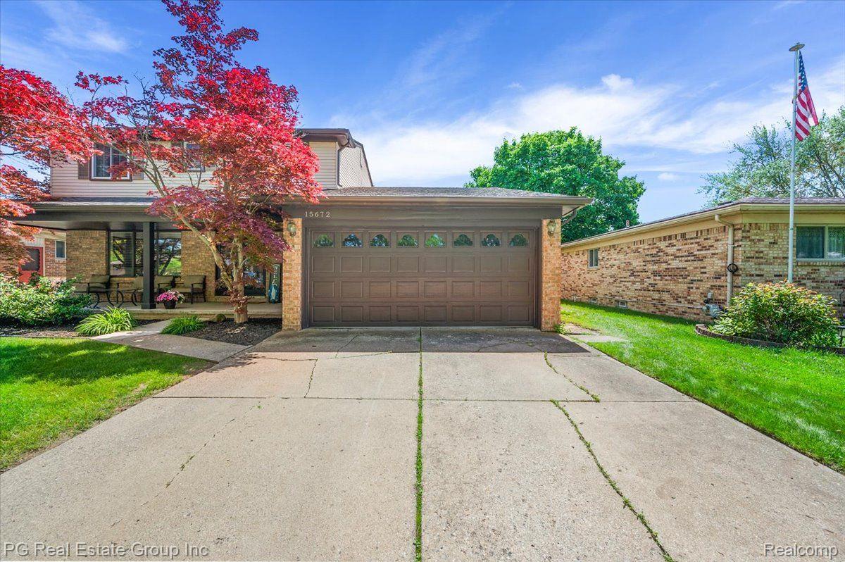 15672 ROBERT Drive