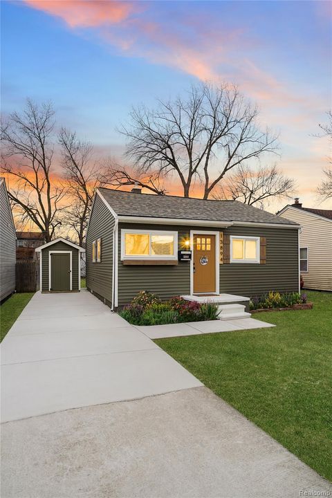 13894 Marshall Avenue Warren City MI 48089