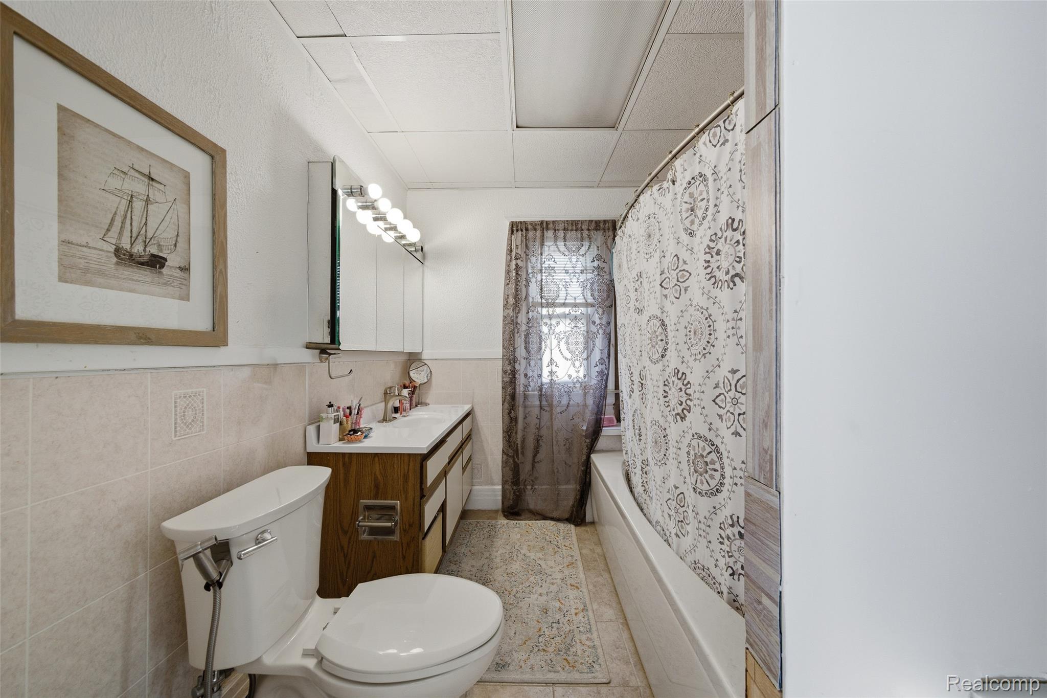 Detroit City, Michigan 48211, United States, 4 Bedrooms Bedrooms, ,3 BathroomsBathrooms,Residential,Coming Soon,234028