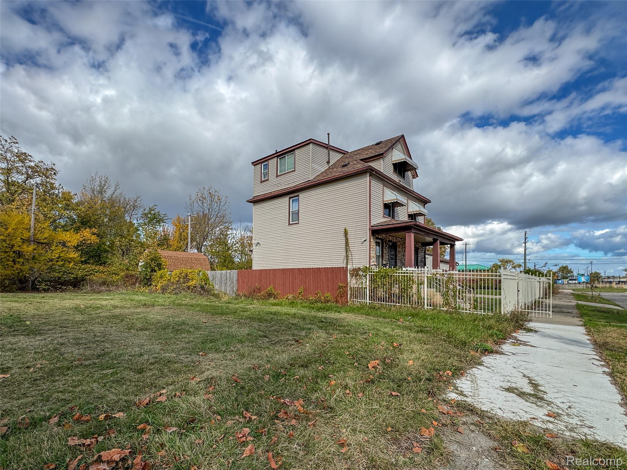 Detroit City, Michigan 48211, United States, 4 Bedrooms Bedrooms, ,3 BathroomsBathrooms,Residential,Coming Soon,234028