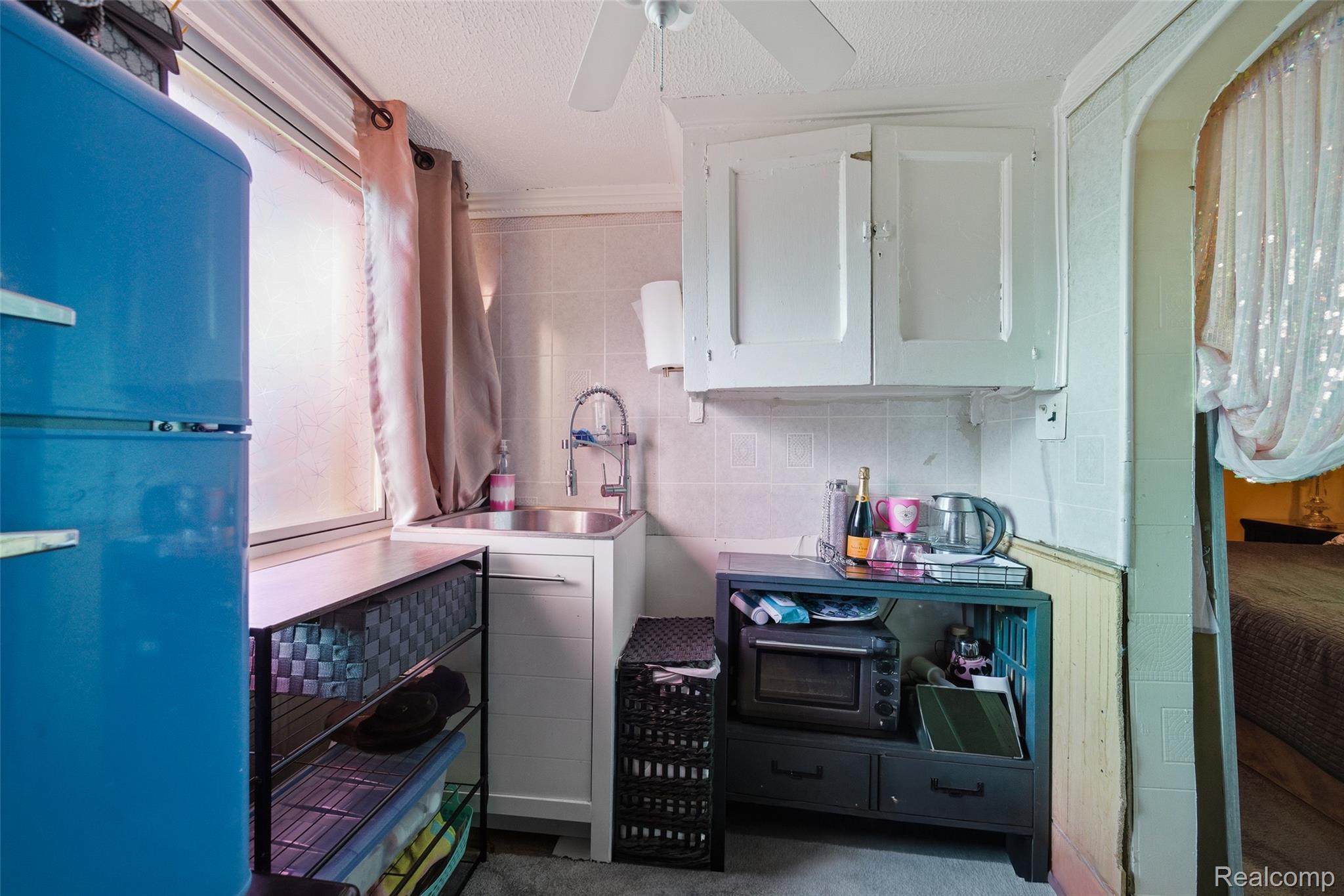 Detroit City, Michigan 48211, United States, 4 Bedrooms Bedrooms, ,3 BathroomsBathrooms,Residential,Coming Soon,234028