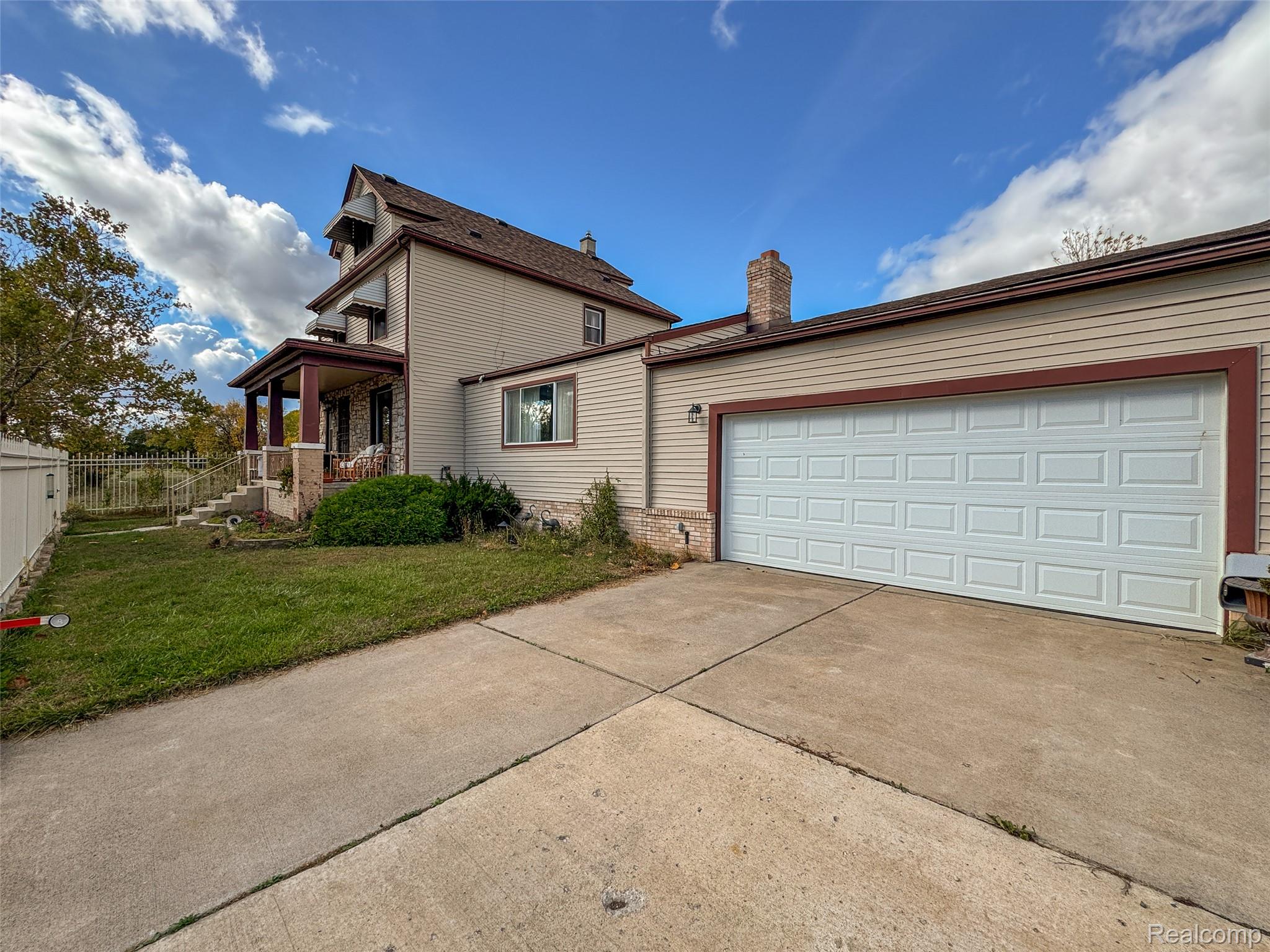 Detroit City, Michigan 48211, United States, 4 Bedrooms Bedrooms, ,3 BathroomsBathrooms,Residential,Coming Soon,234028