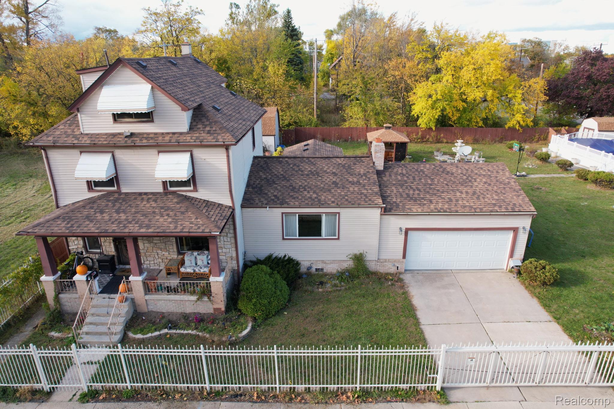 Detroit City, Michigan 48211, United States, 4 Bedrooms Bedrooms, ,3 BathroomsBathrooms,Residential,Coming Soon,234028