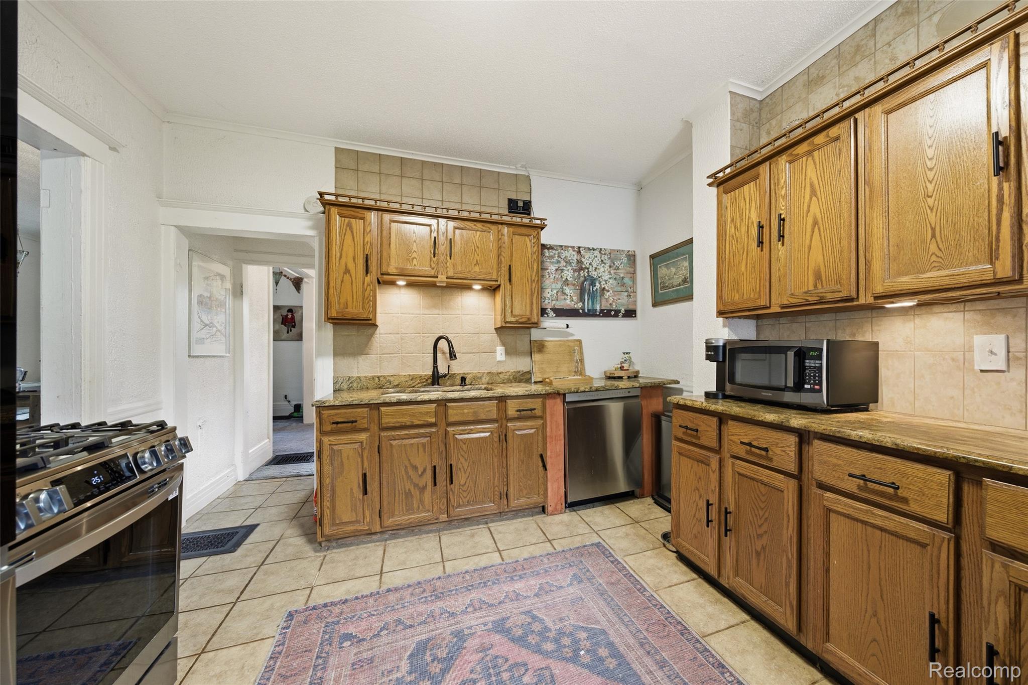 Detroit City, Michigan 48211, United States, 4 Bedrooms Bedrooms, ,3 BathroomsBathrooms,Residential,Coming Soon,234028