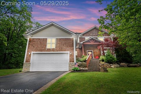 9327 VAN ANTWERP Road Hamburg Township MI 48116