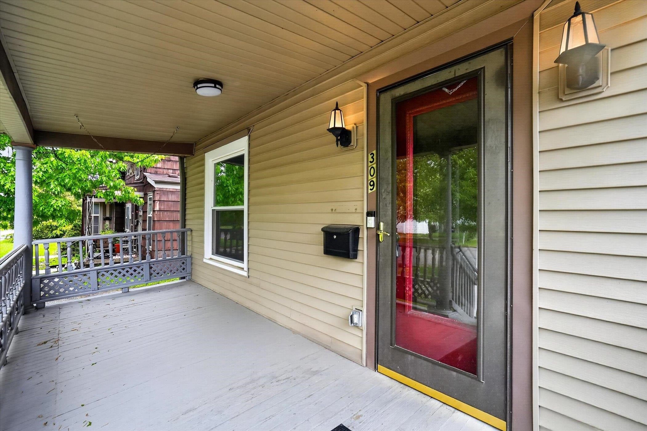 309 W Lapeer Street