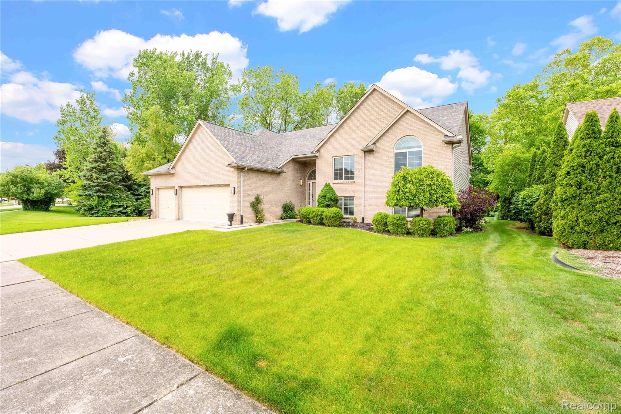 19821 Woodview Drive