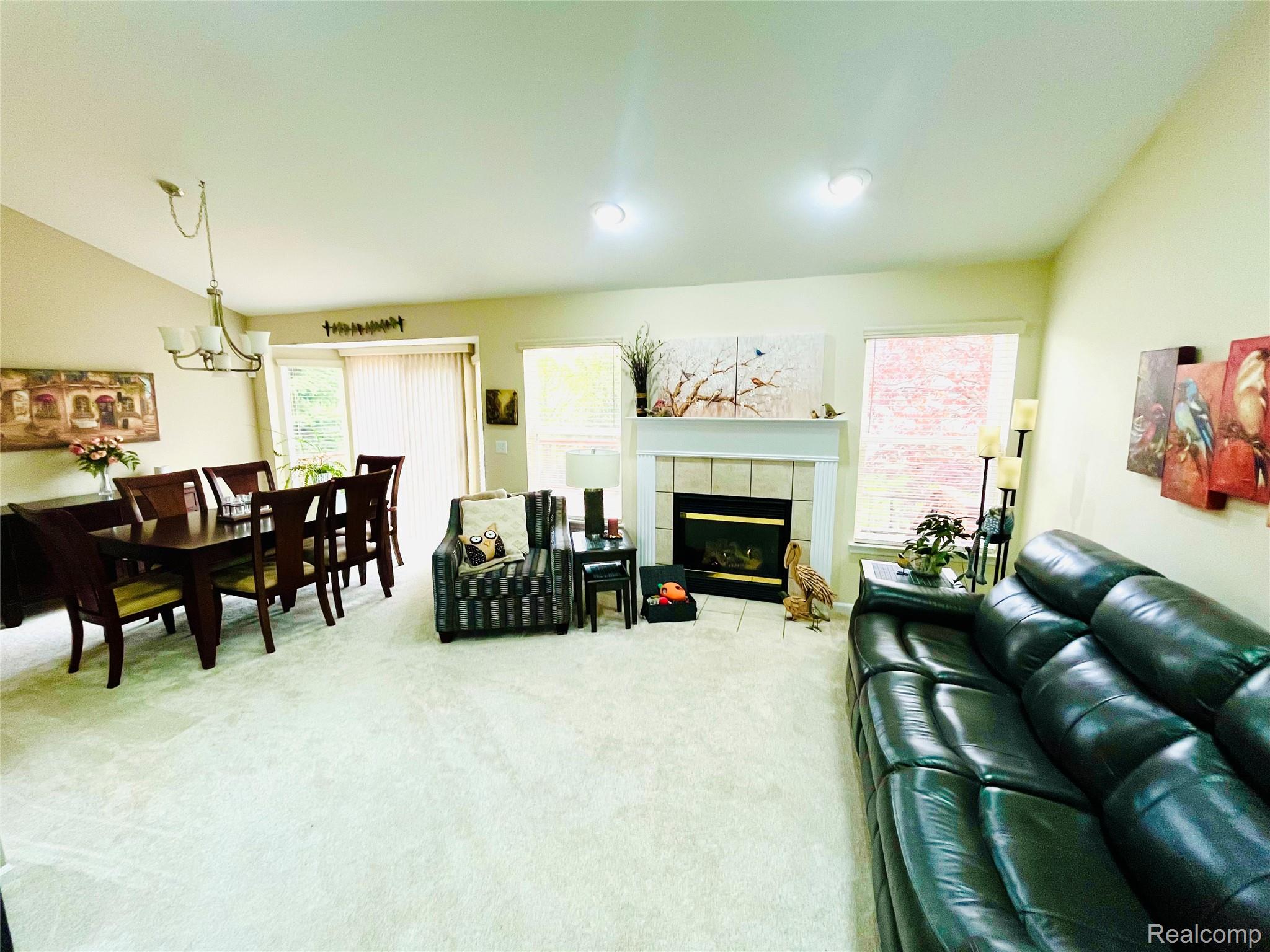 828 Woodhaven Drive