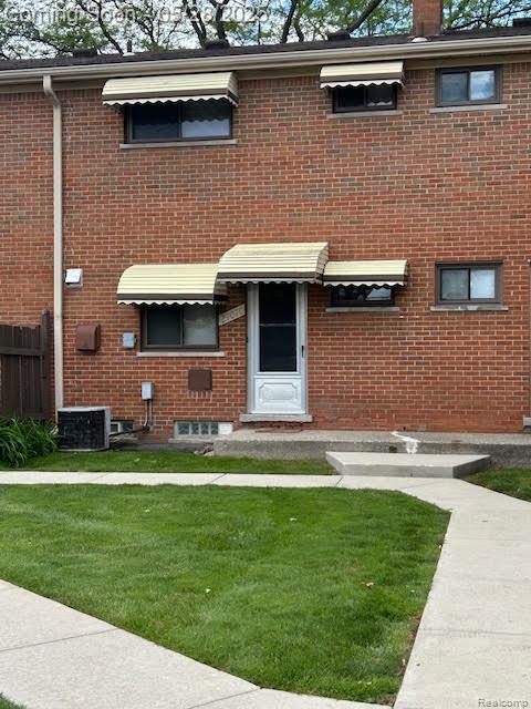 Madison Heights City, Michigan 48071, United States, 2 Bedrooms Bedrooms, ,2 BathroomsBathrooms,Residential,Active,137860