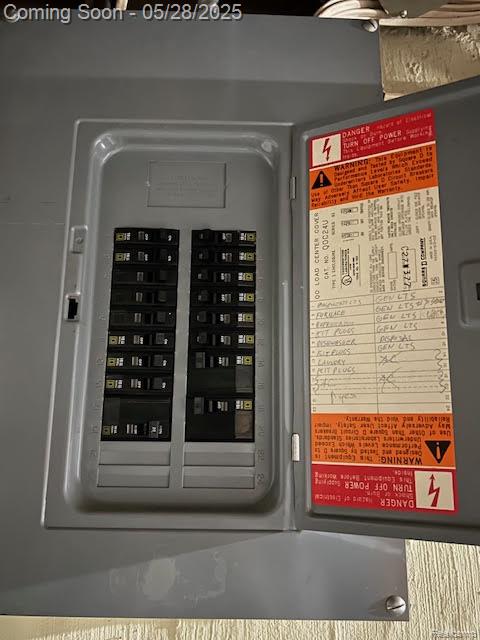 Madison Heights City, Michigan 48071, United States, 2 Bedrooms Bedrooms, ,2 BathroomsBathrooms,Residential,Active,137860