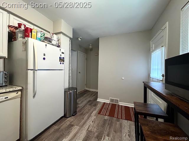 Madison Heights City, Michigan 48071, United States, 2 Bedrooms Bedrooms, ,2 BathroomsBathrooms,Residential,Active,137860
