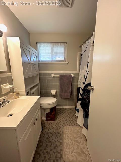 Madison Heights City, Michigan 48071, United States, 2 Bedrooms Bedrooms, ,2 BathroomsBathrooms,Residential,Active,137860