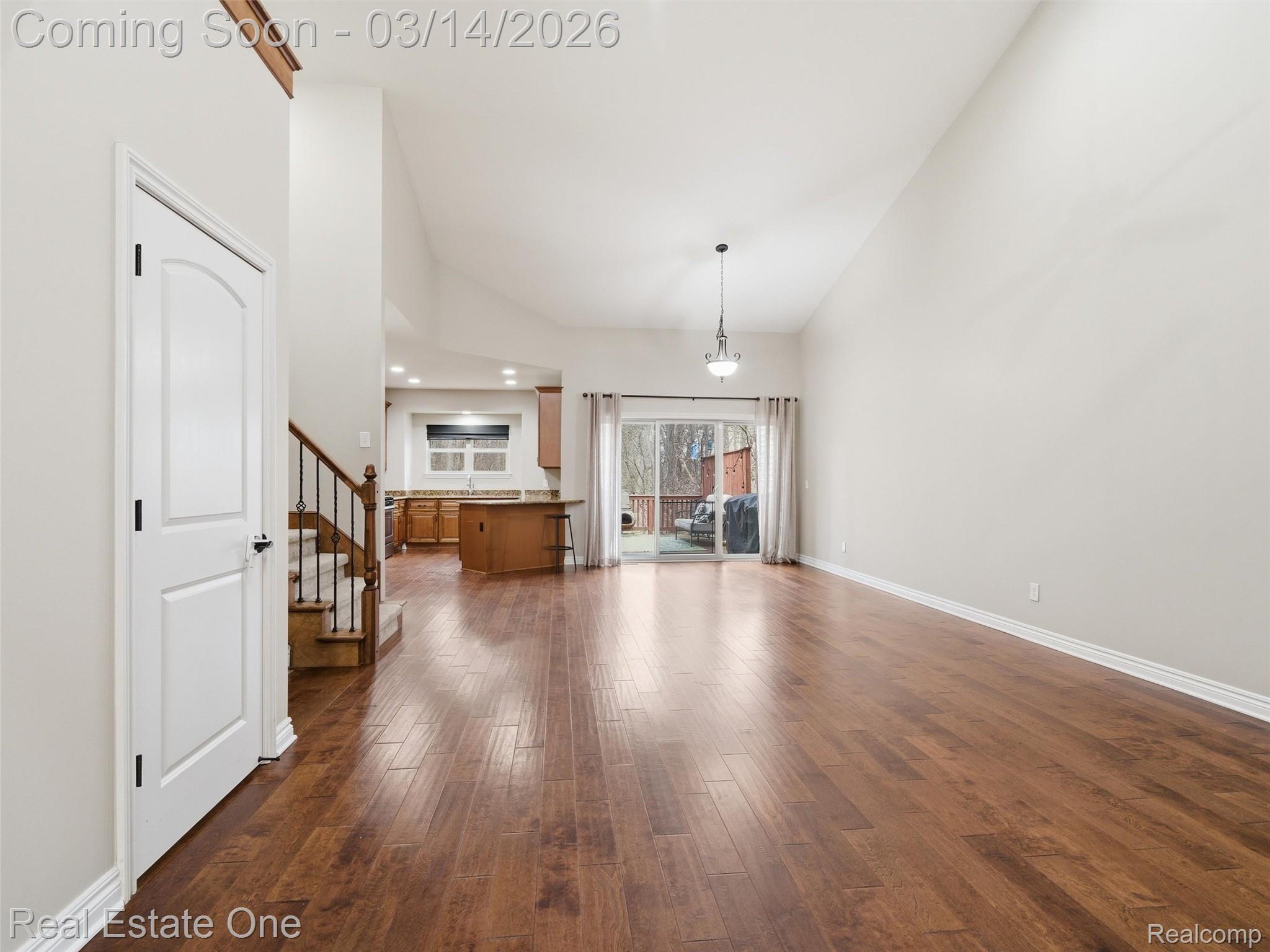 9572 Kingsway Circle