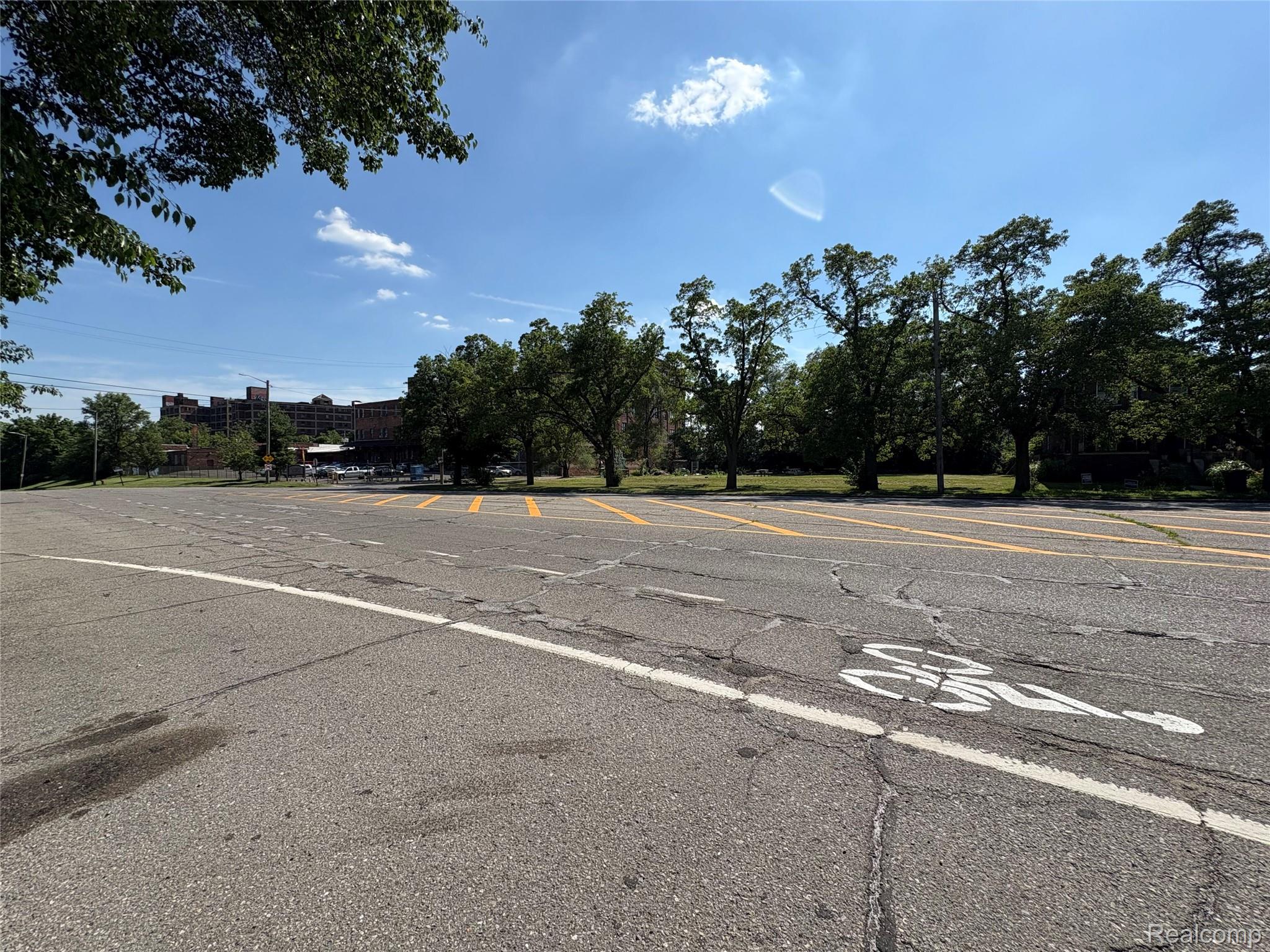 744 W Grand Boulevard