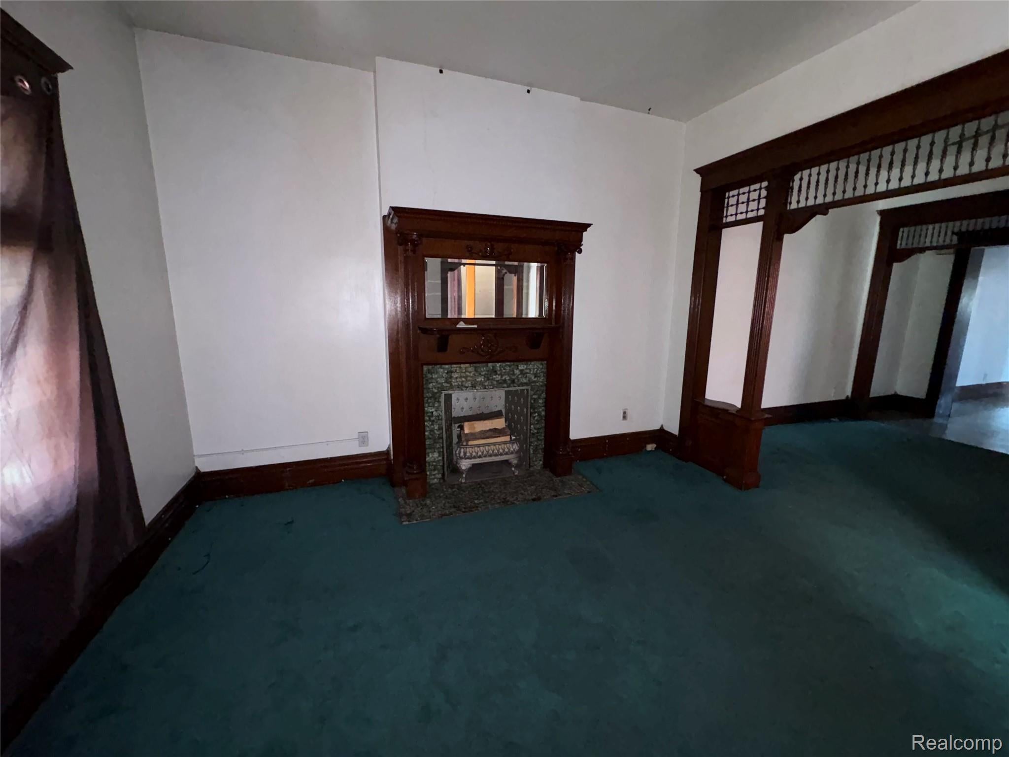 744 W Grand Boulevard