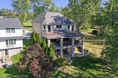 3190 EDGEWOOD PARK Drive Commerce Charter Township MI 48382