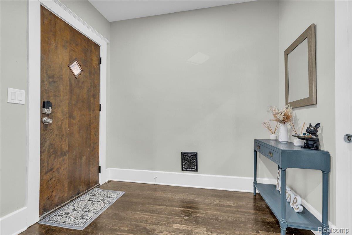 Detroit City, Michigan 48208, United States, 6 Bedrooms Bedrooms, ,3 BathroomsBathrooms,Residential,Active,176789