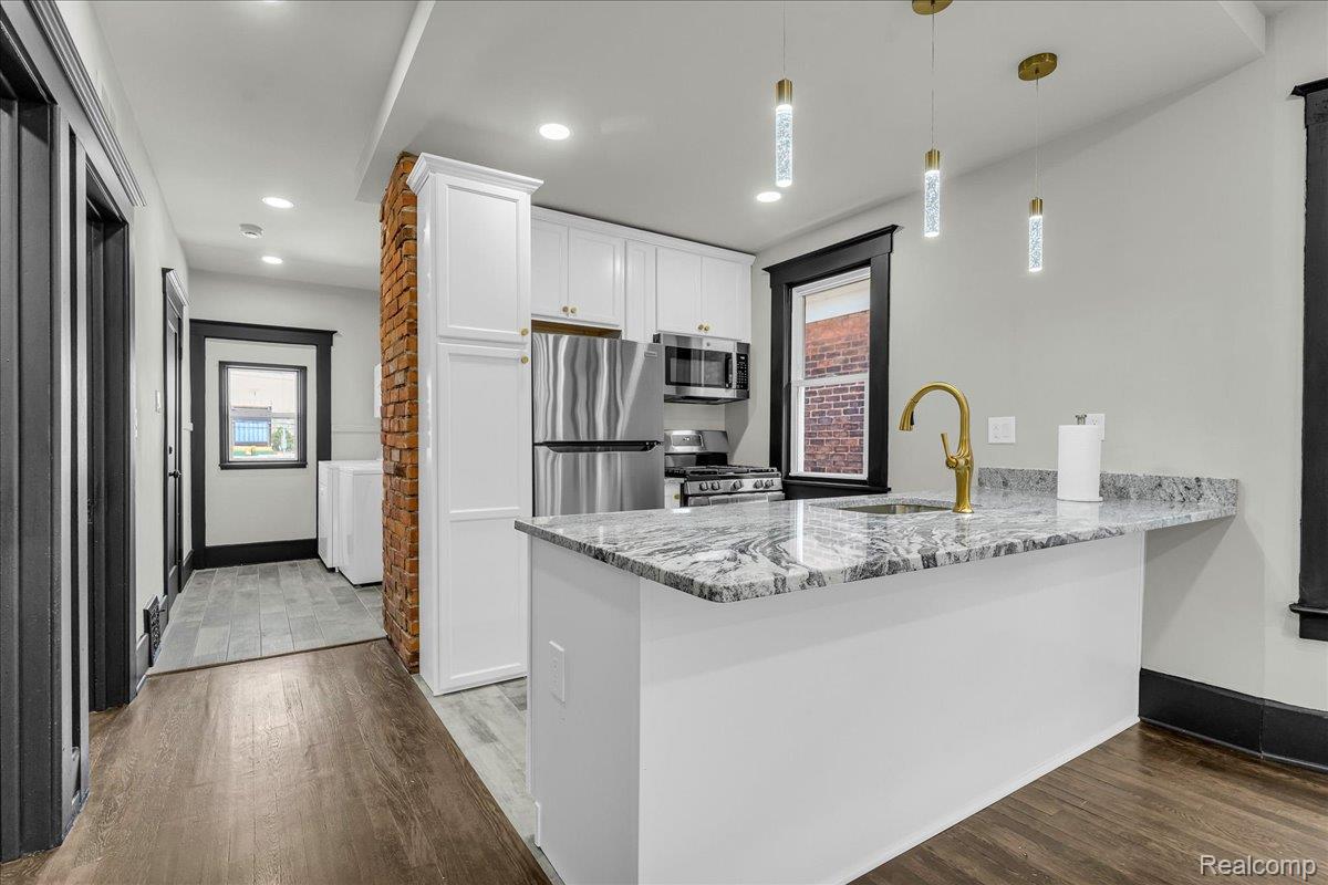 Detroit City, Michigan 48208, United States, 6 Bedrooms Bedrooms, ,3 BathroomsBathrooms,Residential,Active,176789