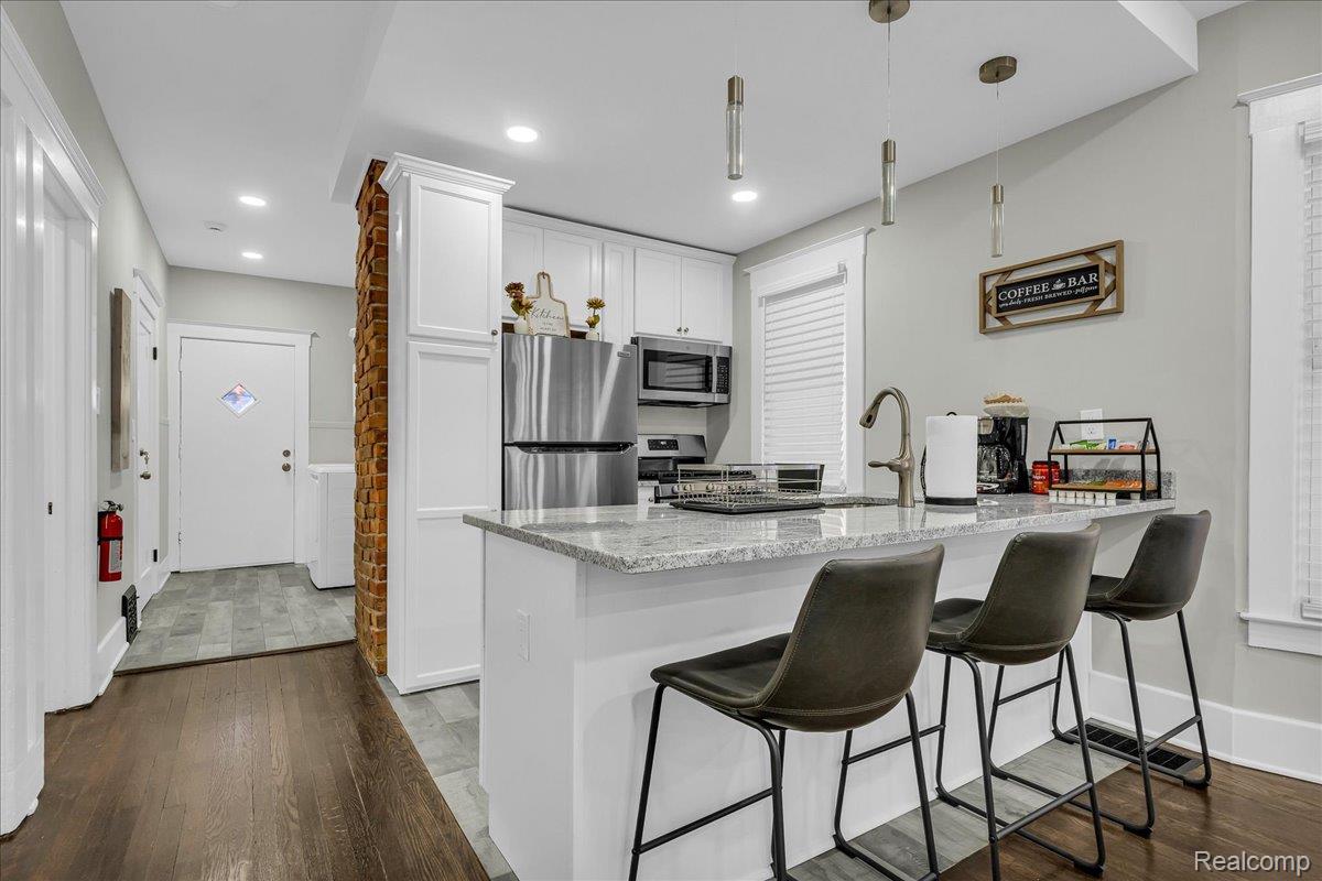 Detroit City, Michigan 48208, United States, 6 Bedrooms Bedrooms, ,3 BathroomsBathrooms,Residential,Active,176789