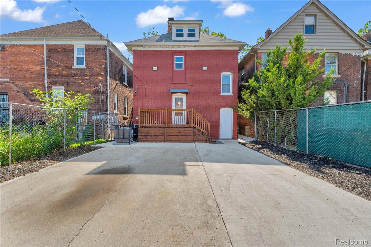 Detroit City, Michigan 48208, United States, 6 Bedrooms Bedrooms, ,3 BathroomsBathrooms,Residential,Active,176789