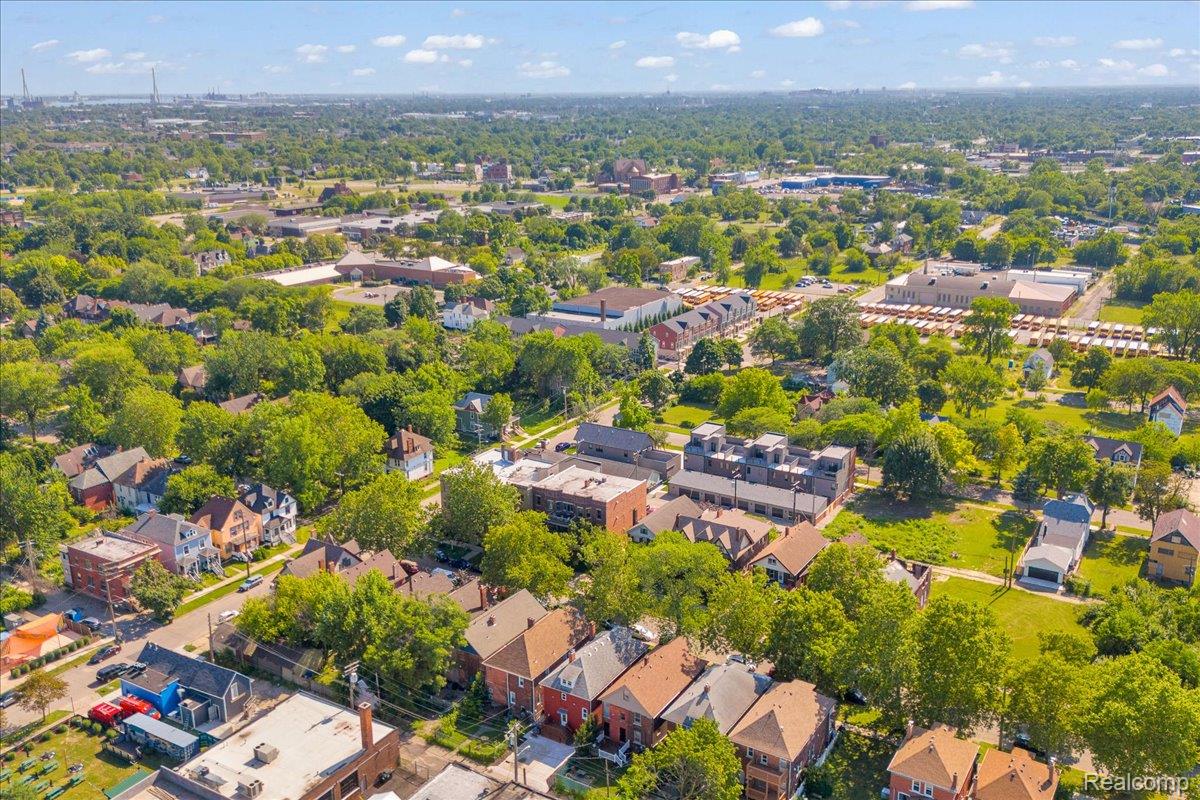 Detroit City, Michigan 48208, United States, 6 Bedrooms Bedrooms, ,3 BathroomsBathrooms,Residential,Active,176789