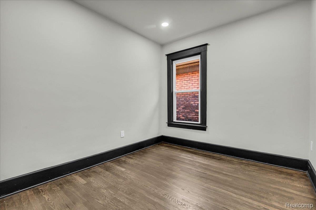 Detroit City, Michigan 48208, United States, 6 Bedrooms Bedrooms, ,3 BathroomsBathrooms,Residential,Active,176789