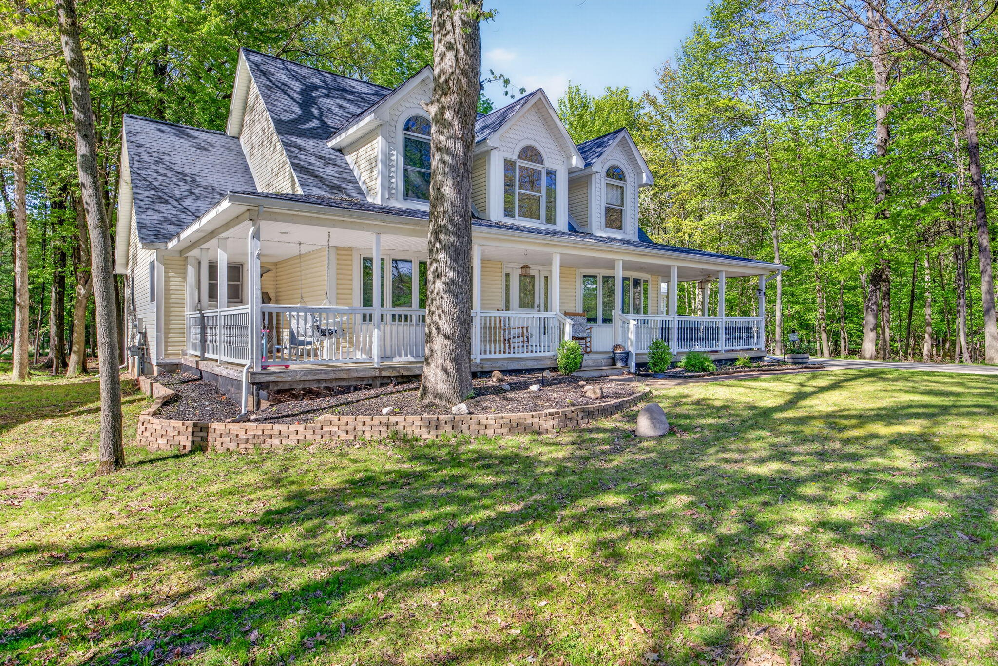 6908 Club House Drive E