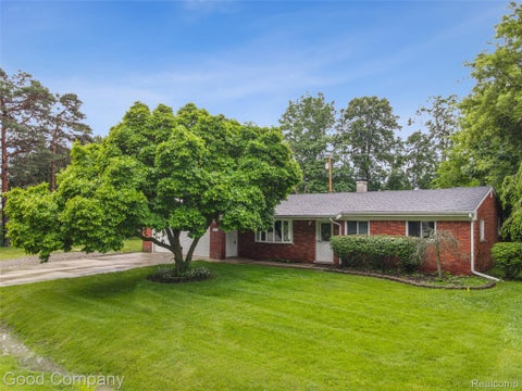 Photo of 48703 W Ranch Drive, Chesterfield Township, MI 48051 (MLS # 20261032849)