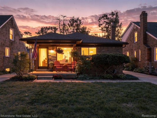 2142 HAWTHORNE RD, GROSSE POINTE WOODS, MI 48236 - Image 9e2f2ddb51e465d29ffcf480780b699e/1810568169
