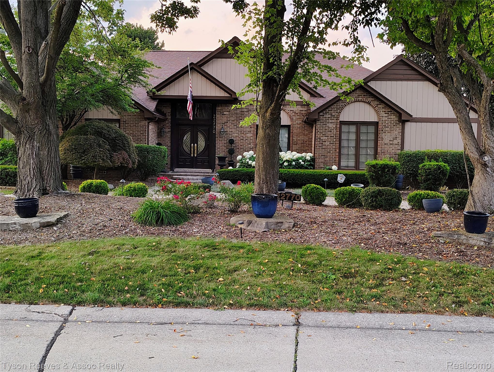 22770 Shadowglen Drive