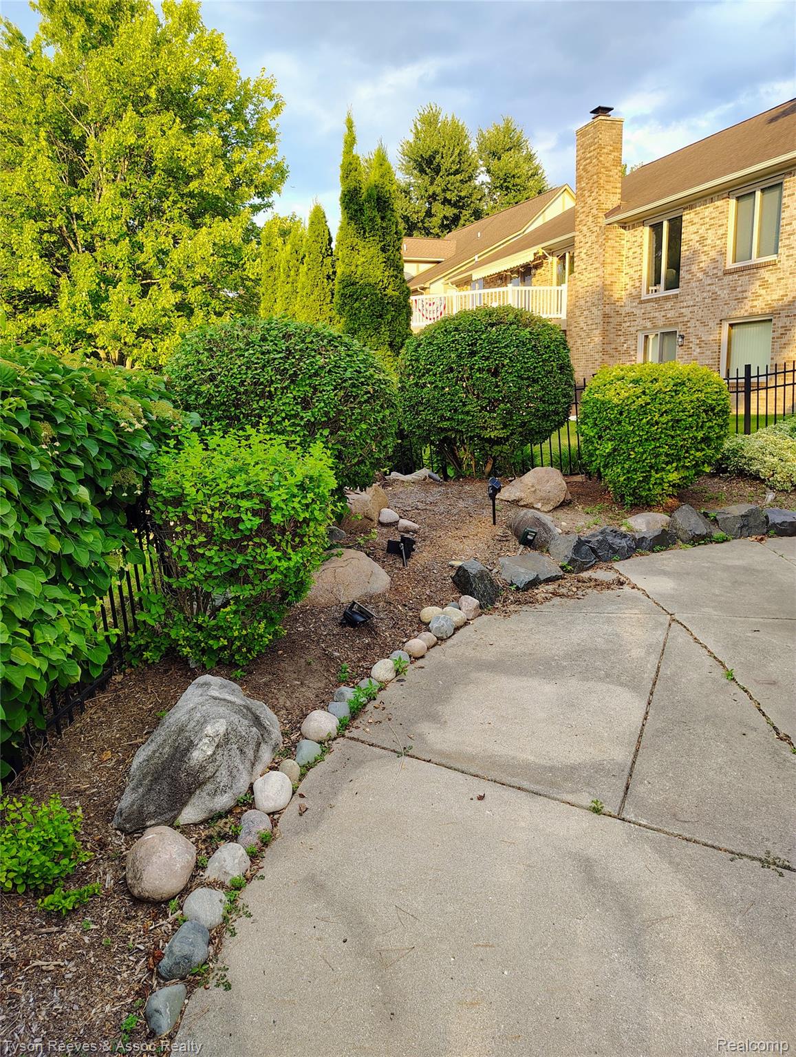 22770 Shadowglen Drive