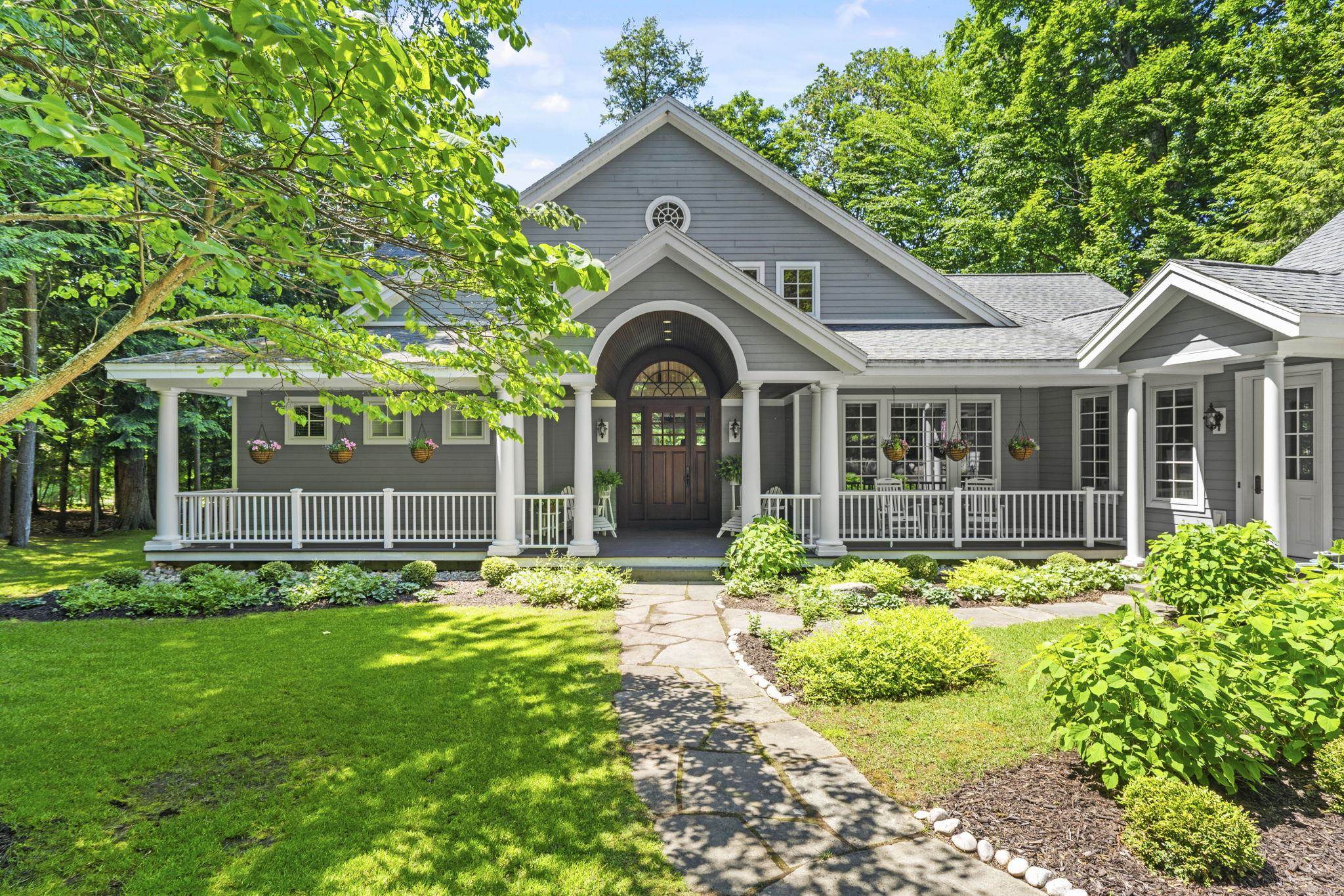 3155 N Country Club