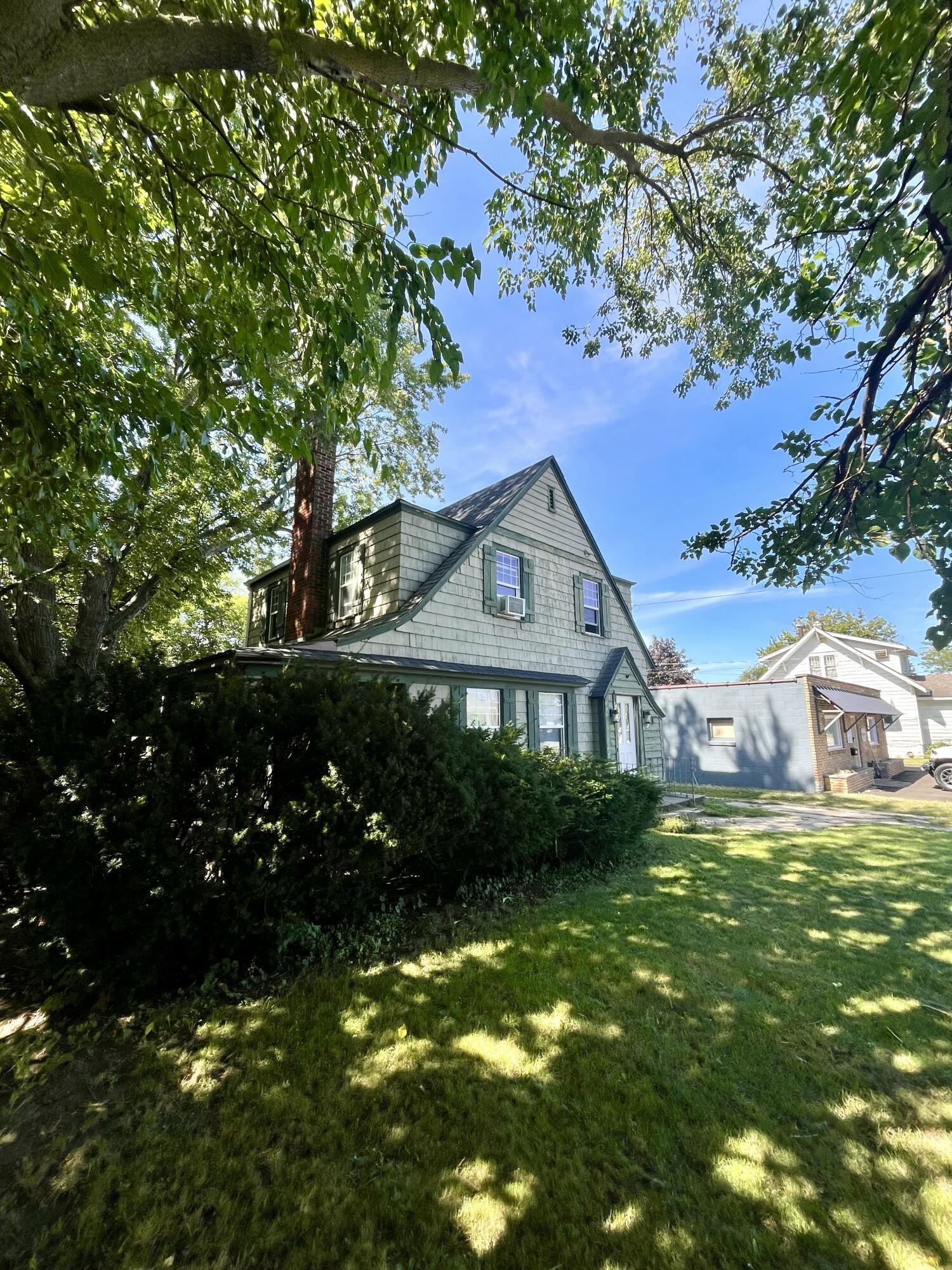 738 Washington Avenue