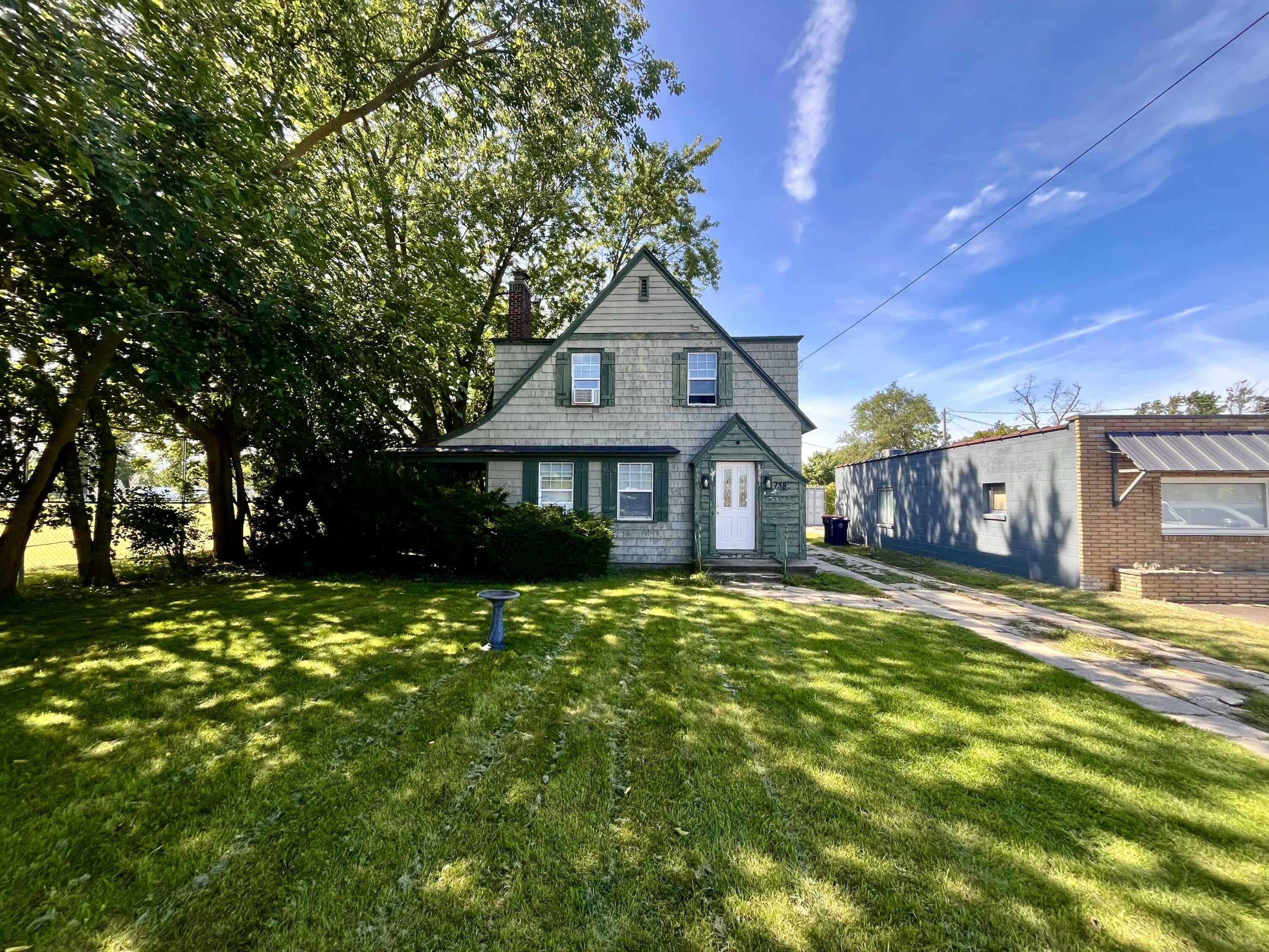 738 Washington Avenue