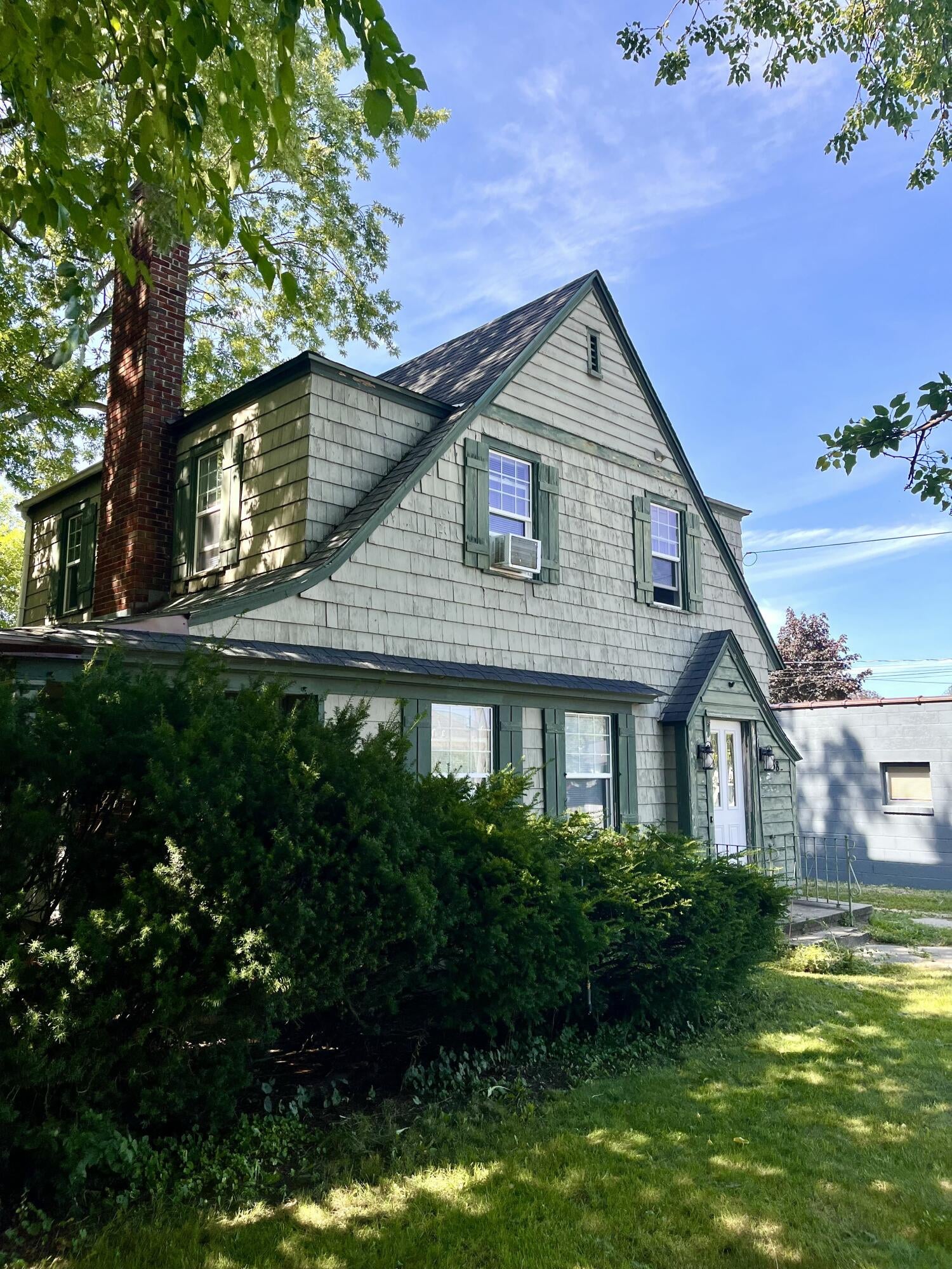 738 Washington Avenue