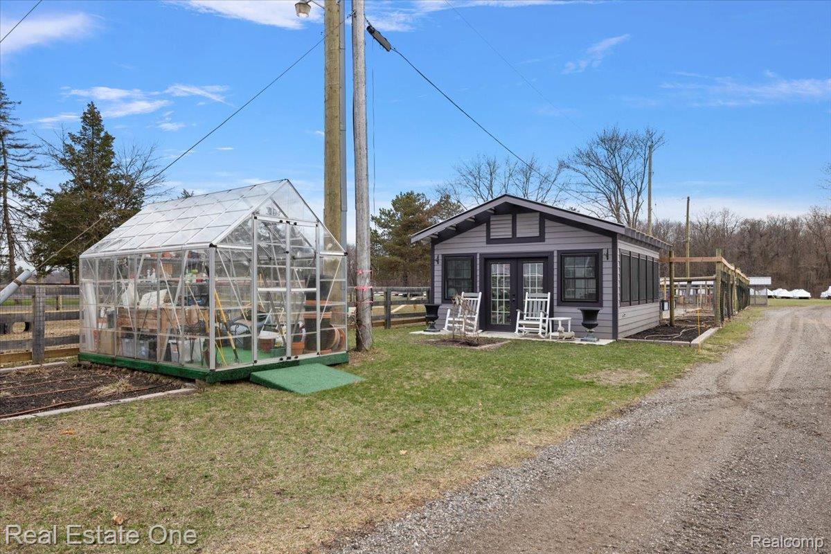 1050 Oxbow Lake Road