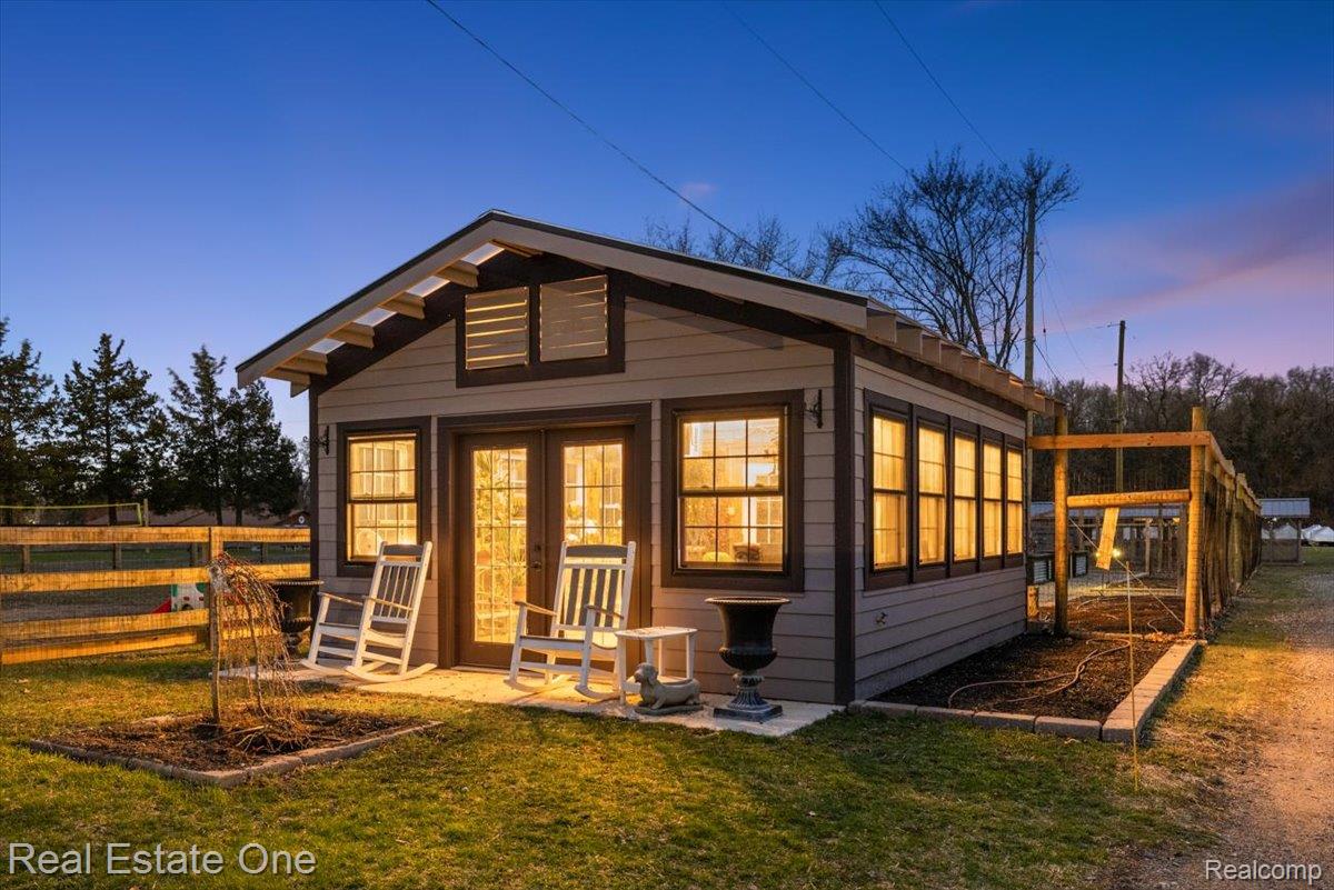 1050 Oxbow Lake Road