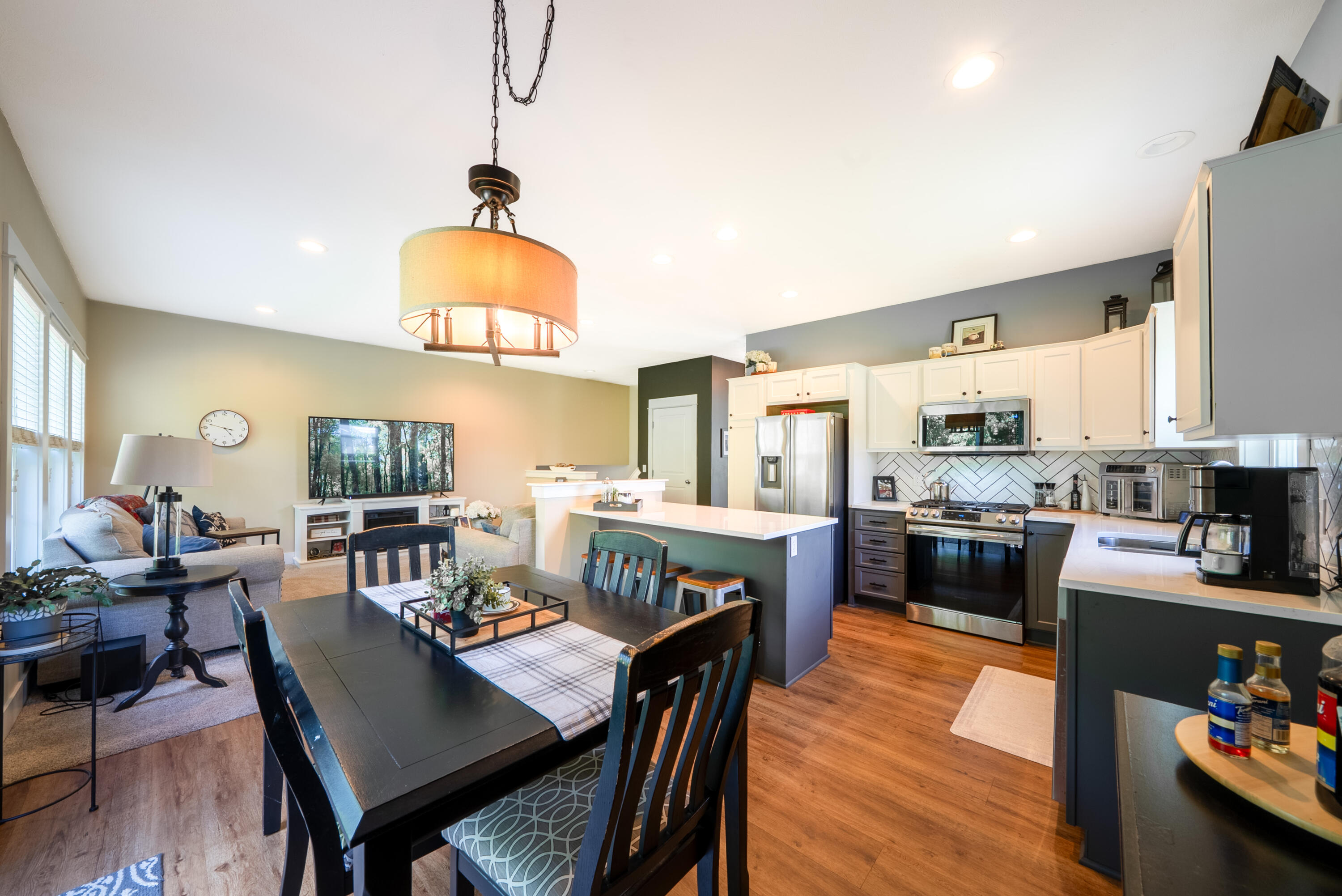 2198 Applegate Drive NW
