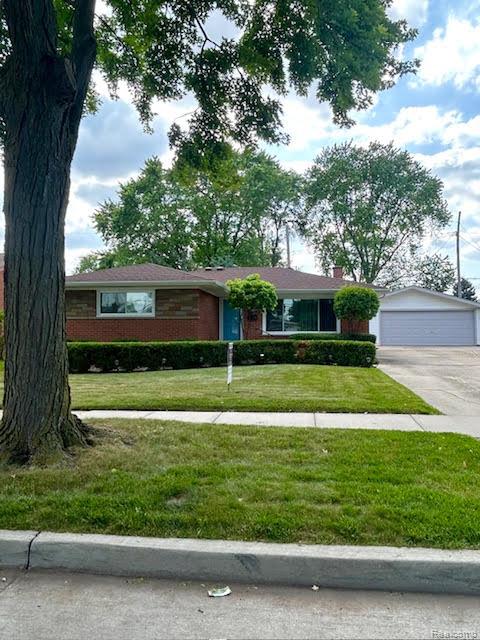 Madison Heights City, Michigan 48071, United States, 3 Bedrooms Bedrooms, ,2 BathroomsBathrooms,Residential,Pending,154200