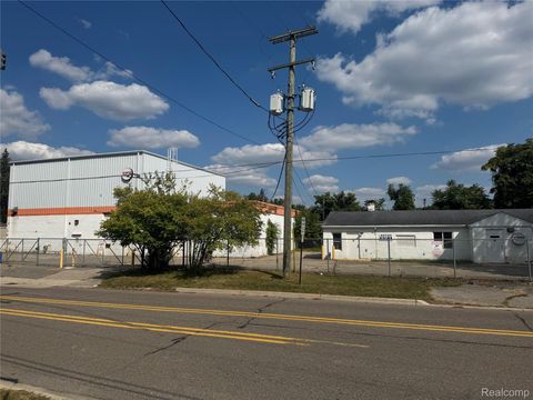 20720 TUCK Road Farmington City MI 48336