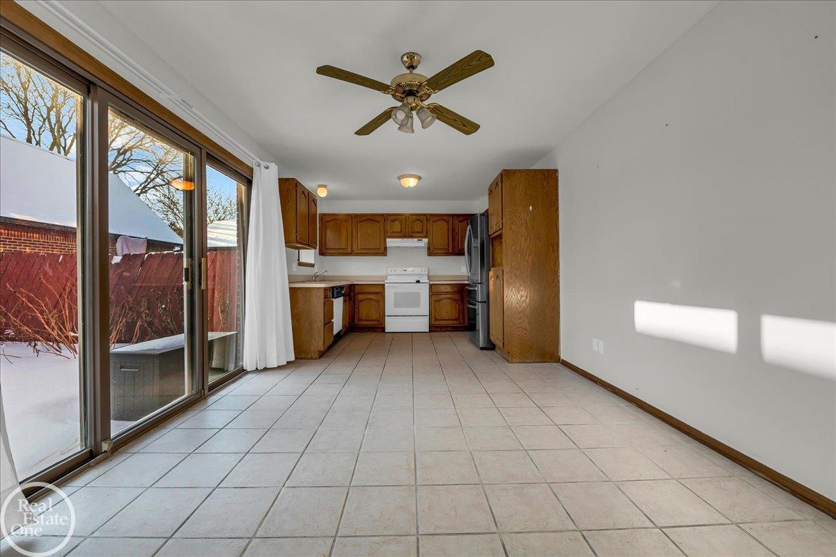 42233 Lochmoor Street