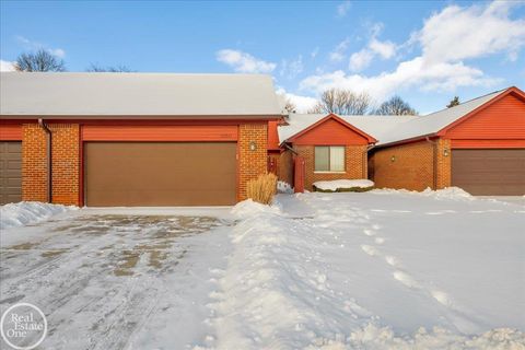 42233 Lochmoor Street Clinton Charter Township MI 48038