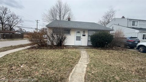 1644 E Goulson Avenue Hazel Park City MI 48030