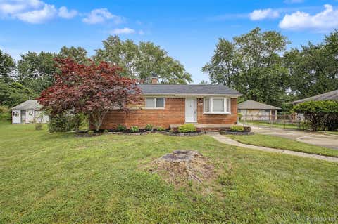 Photo of 15516 Green Lane Avenue, Livonia City, MI 48154 (MLS # 20261048091)