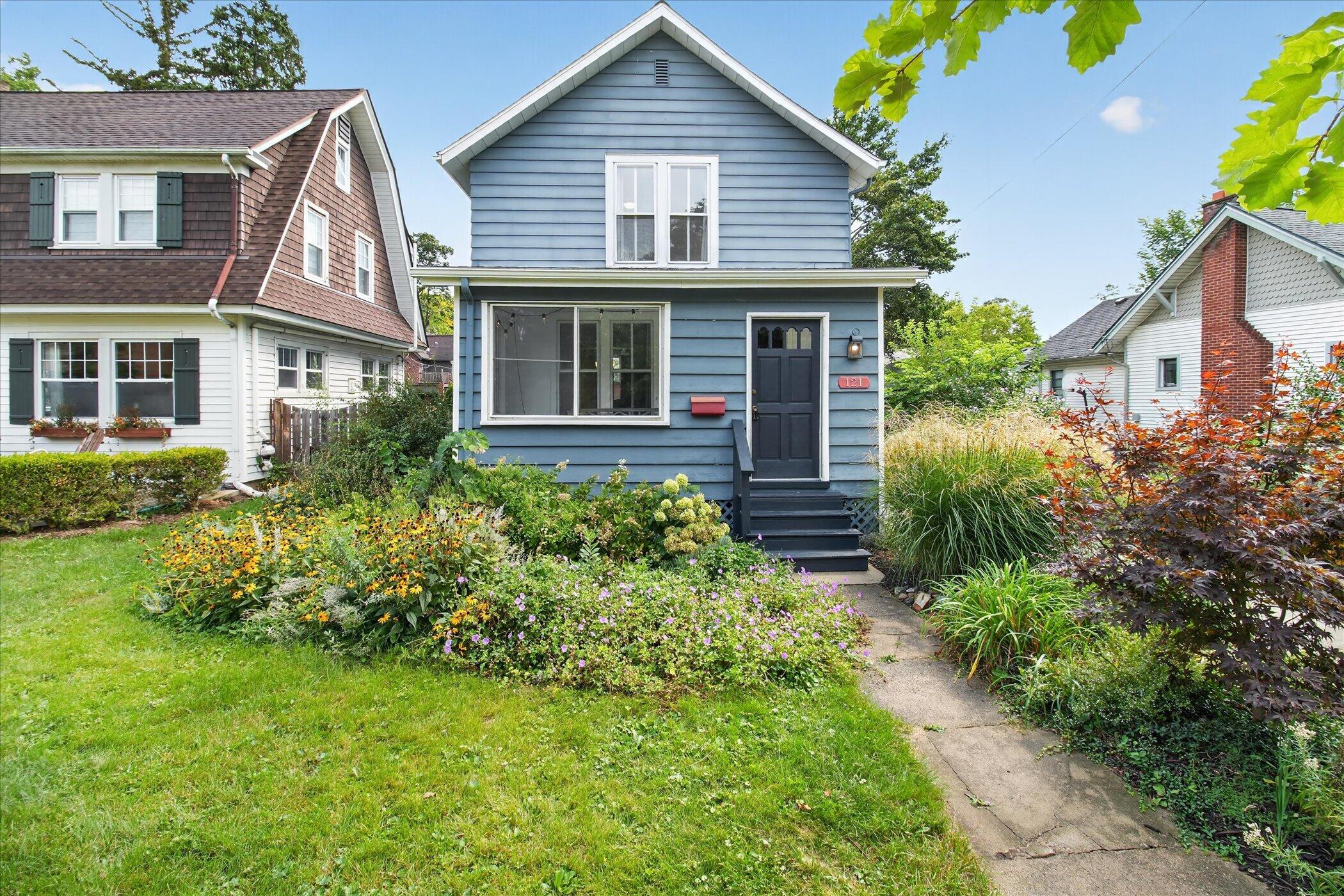 121 Kenwood Avenue