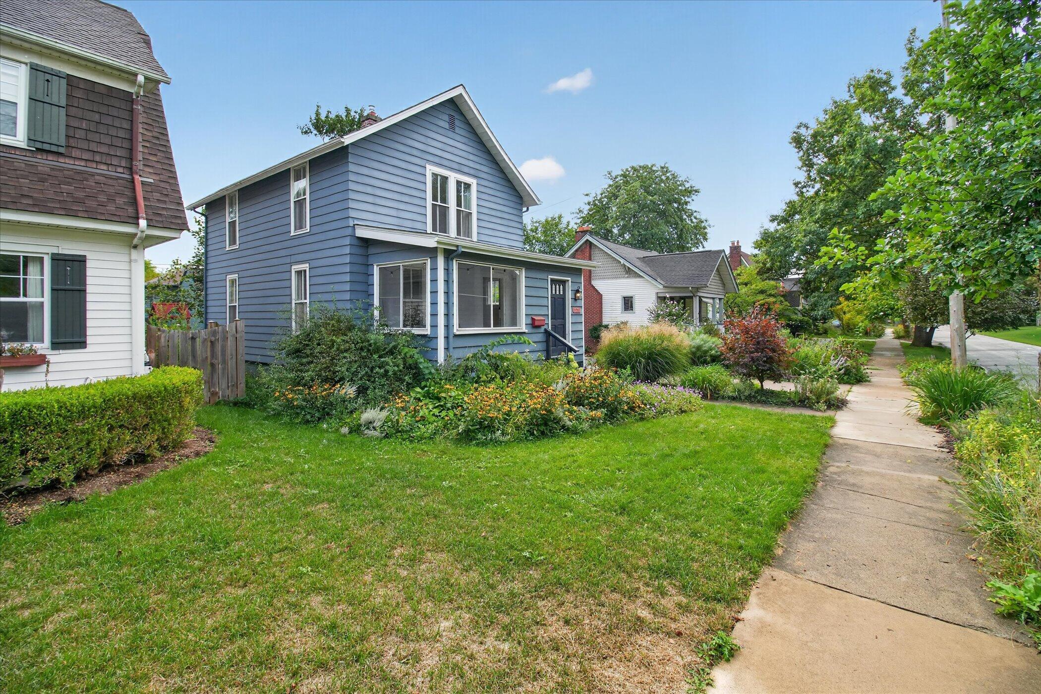 121 Kenwood Avenue
