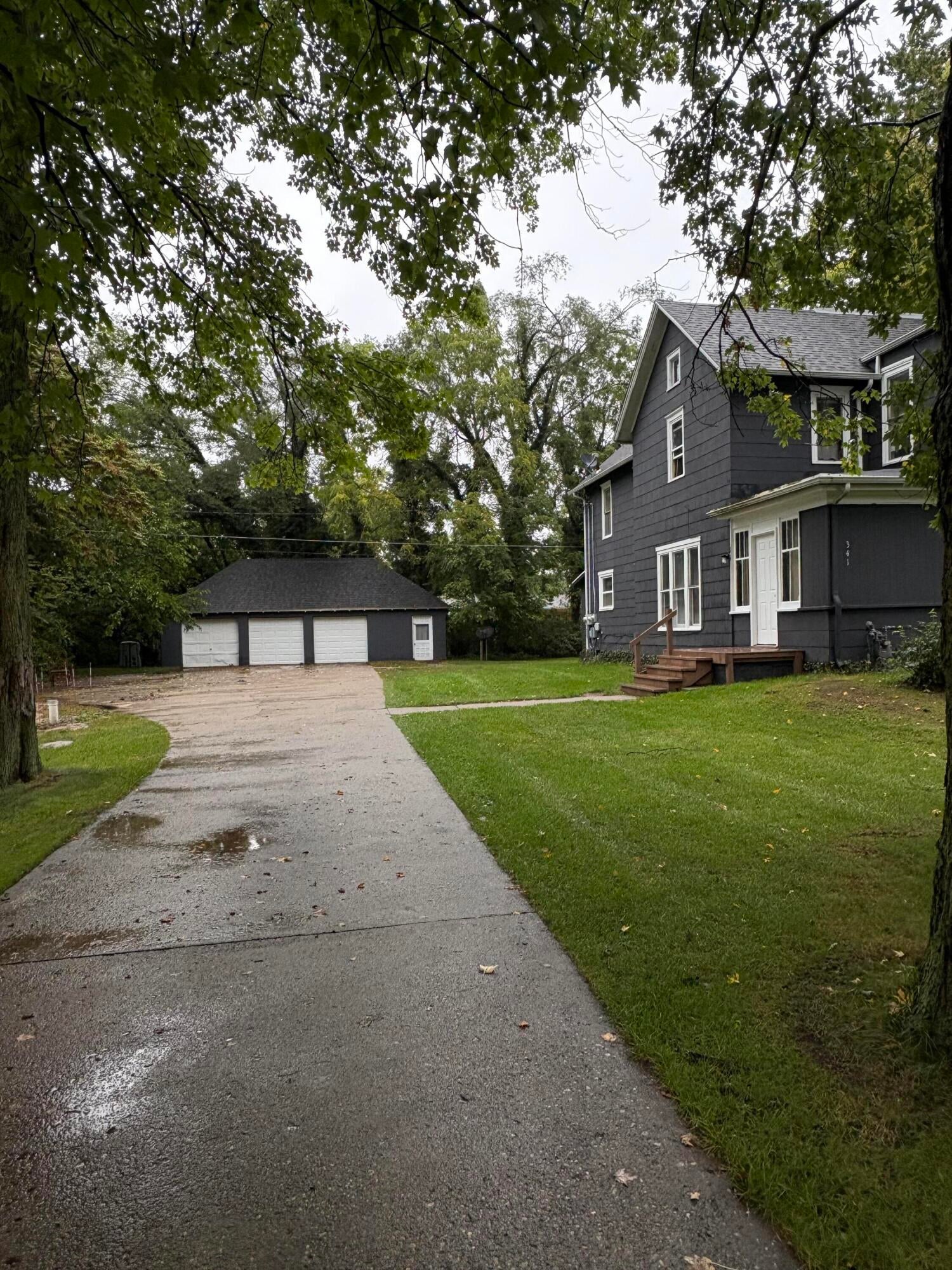 341 E Napier Avenue