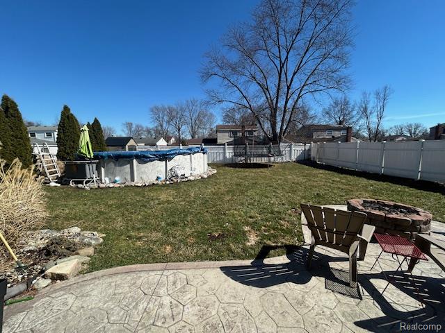 22043 Hillcrest Court